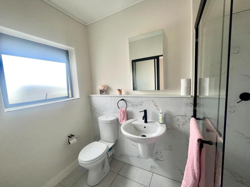 1 Bedroom Property for Sale in Zevenwacht Western Cape